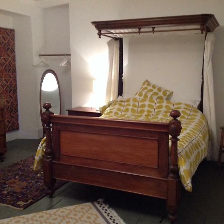 8A Spring Gardens Hotel Haverfordwest Bagian luar foto