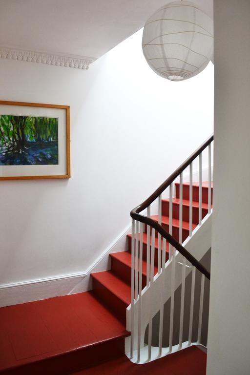 8A Spring Gardens Hotel Haverfordwest Bagian luar foto