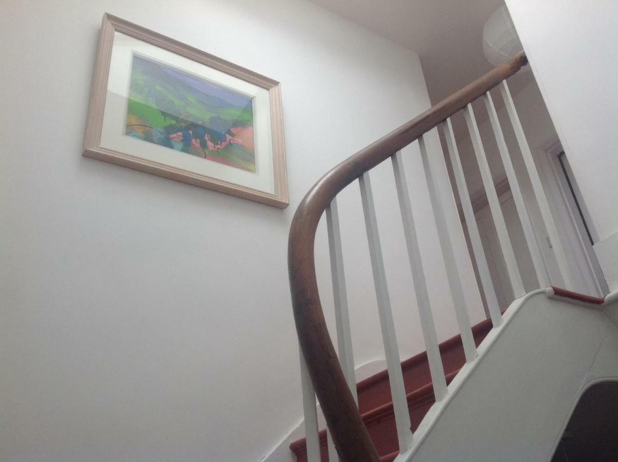 8A Spring Gardens Hotel Haverfordwest Bagian luar foto